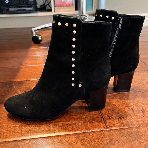 Neiman Marcus Black Ankle Boot - Picture 2 of 4